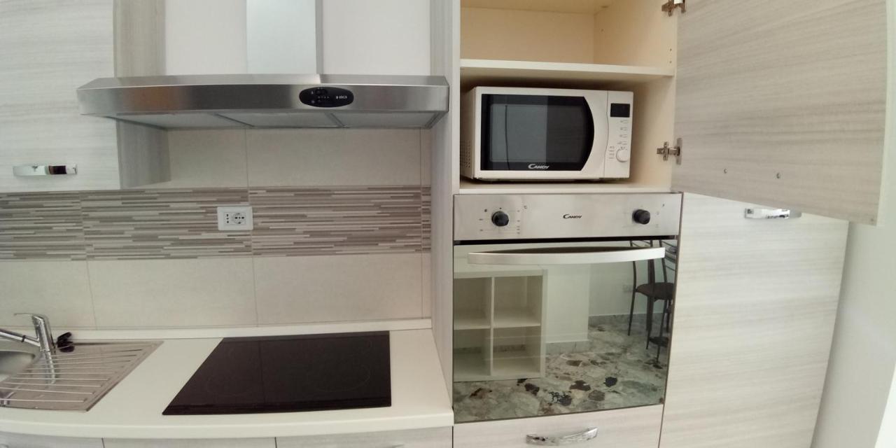 Station suite Bari Extérieur photo