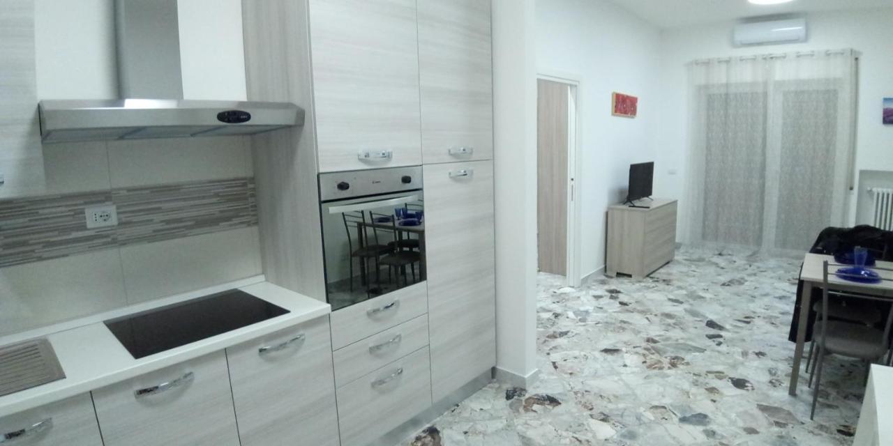 Station suite Bari Extérieur photo